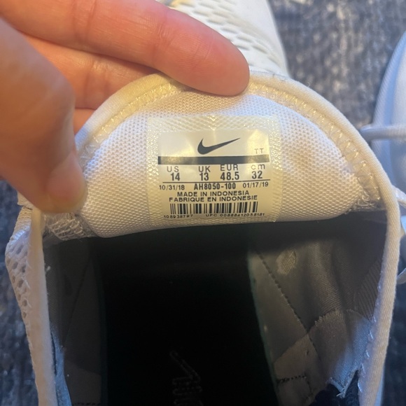 Nike Men’s Air Max 270 Cream Sneakers - Picture 5 of 6